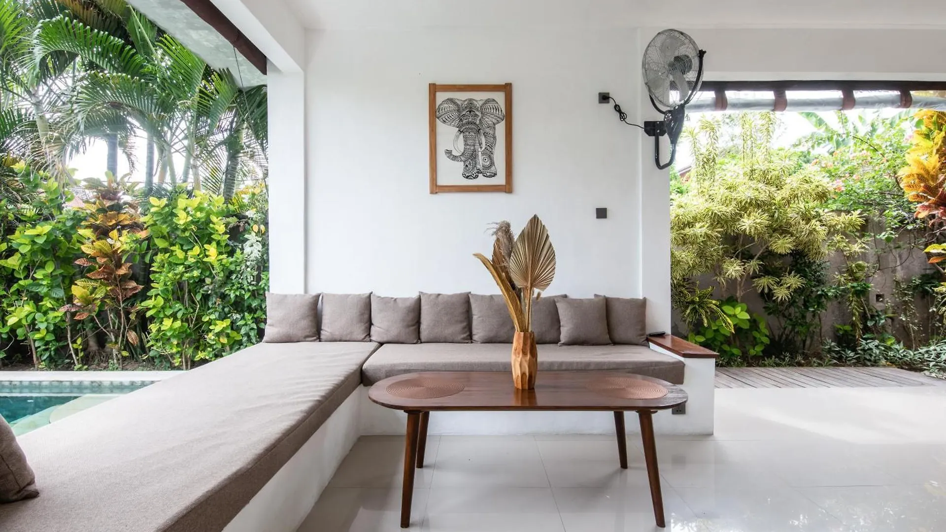 Adorable 1Br Villas In The Herat Of Seminyak